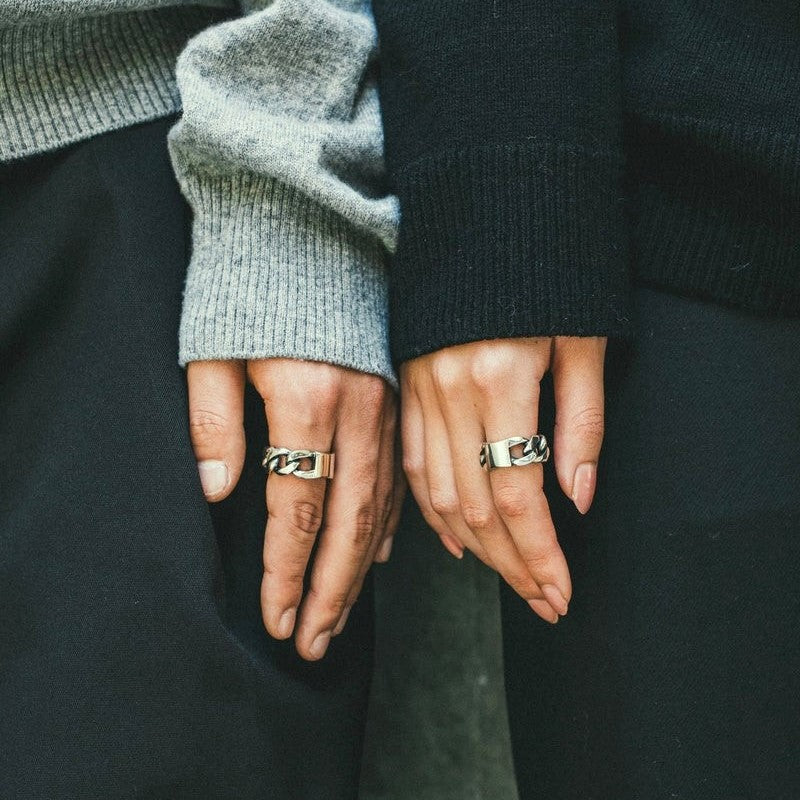 "Chain" plate ring