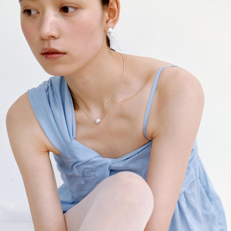 Irregular Polkadots Necklace/ Turquoise