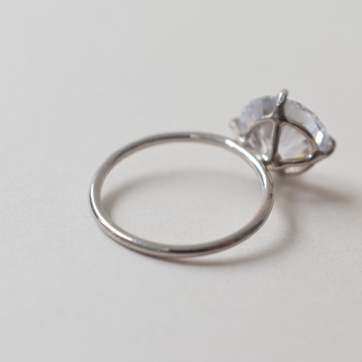 ring shine between
