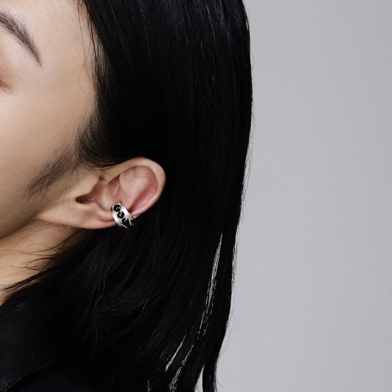 Onyx Solid Earcuff