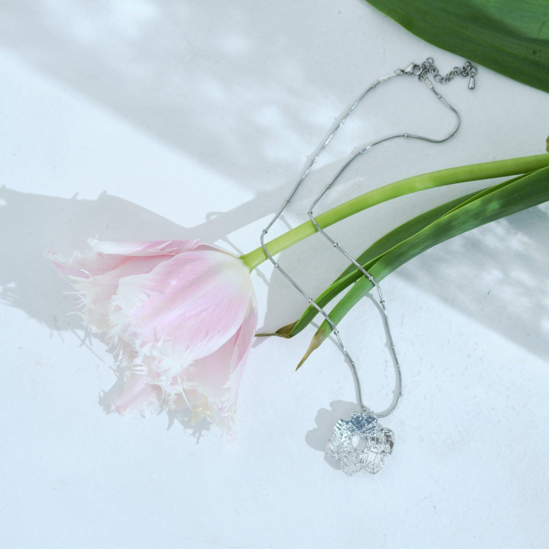 Poppy Necklace/ Gold, Silver