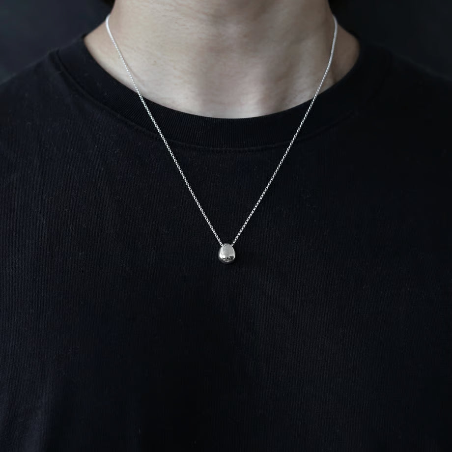 "Dew" pendant necklace