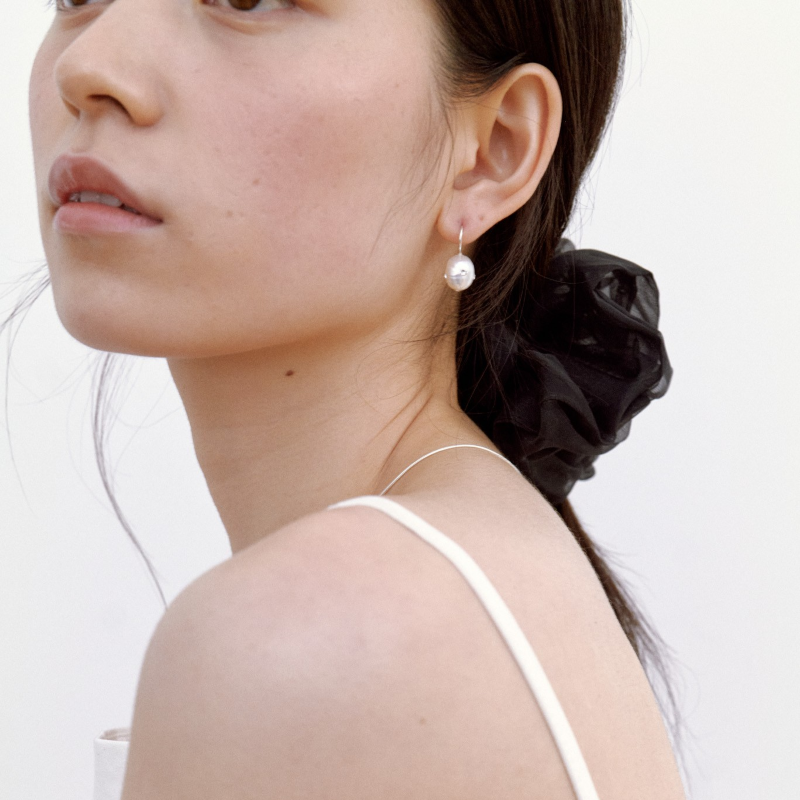 Irreuglar Polkadots Hook Earrings White