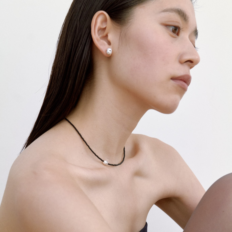Ashore Unbalance Necklace Black, Salt