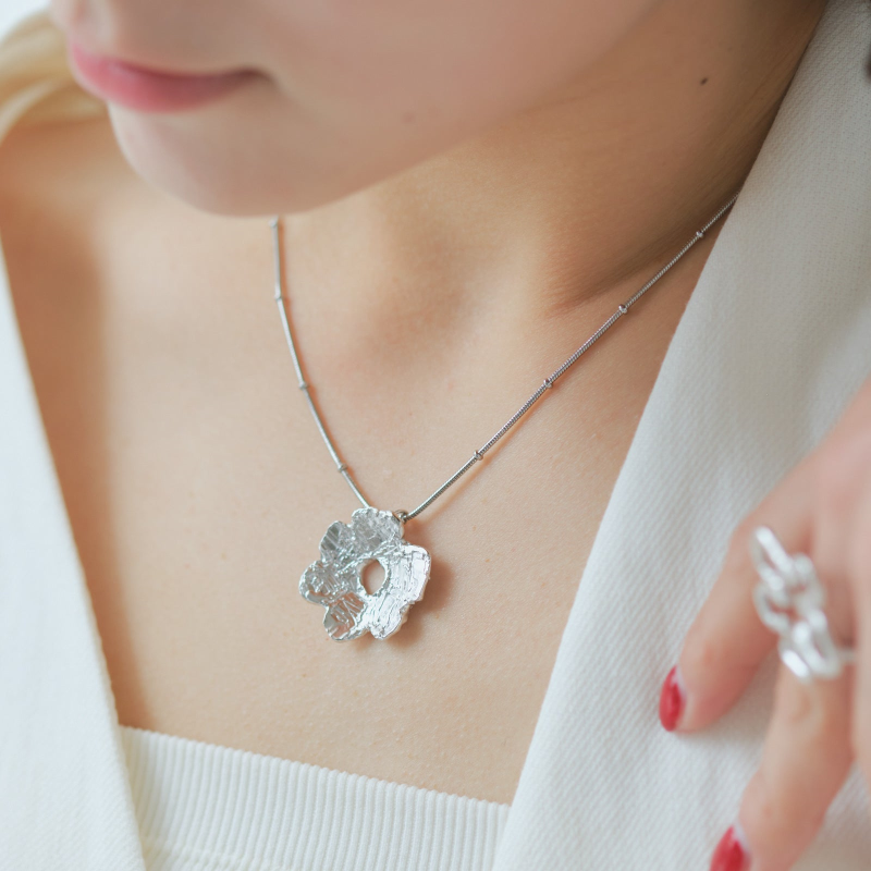 Poppy Necklace/ Gold, Silver