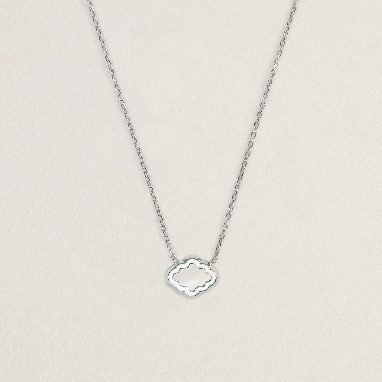 NAVA NECKLACE（WHITE）