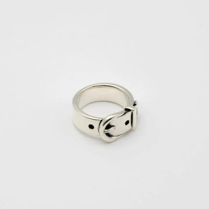 "Buckle" ring