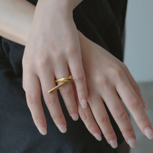 Ribboned Infinity Ring/ シルバー、ゴールド