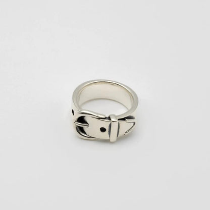 "Buckle" ring