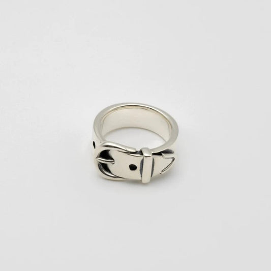 "Buckle" ring