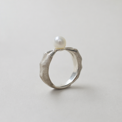 ring tyrannosaurs claw parallel pearl