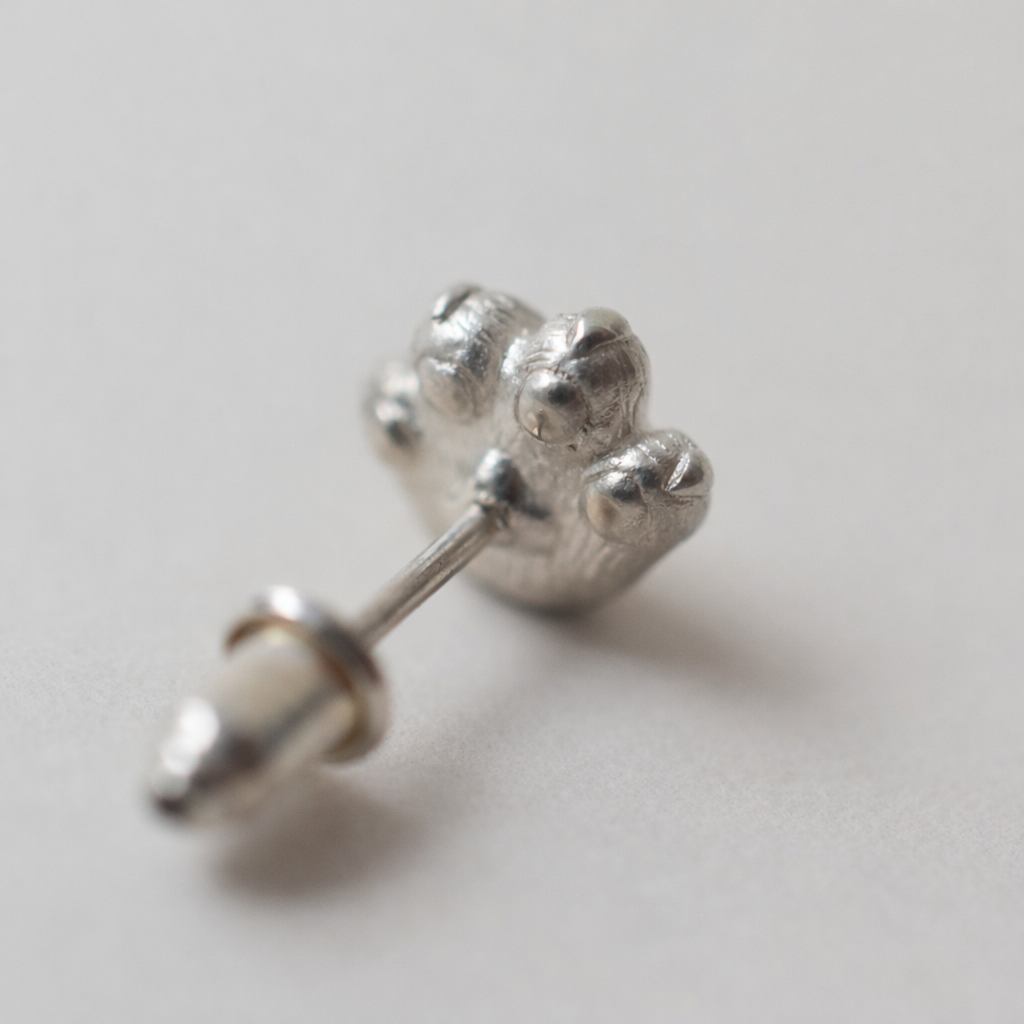 pierced earring talkative cat claw（片耳用）