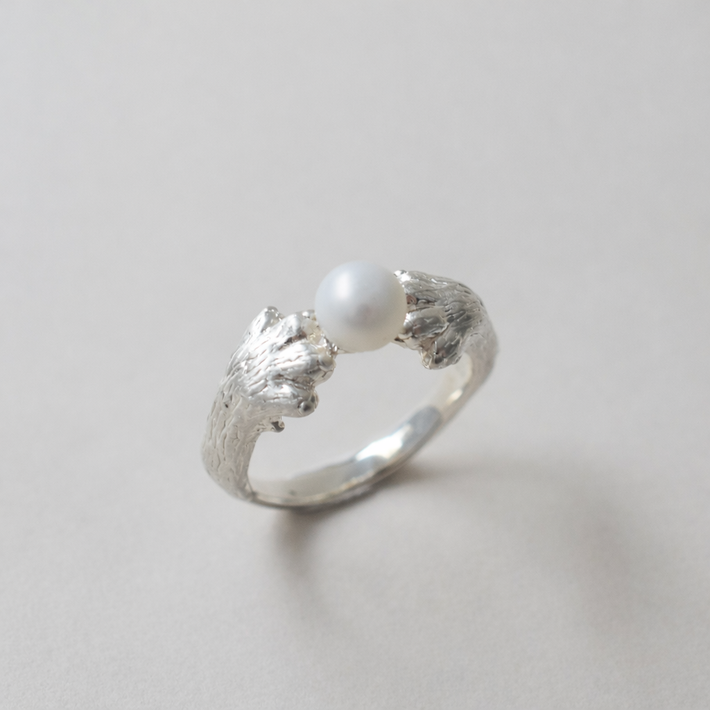 ring claw talkative cat parallel pearl