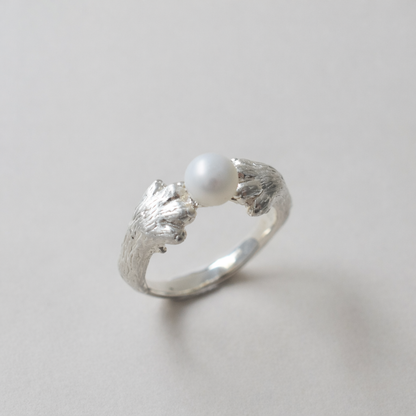 ring claw talkative cat parallel pearl