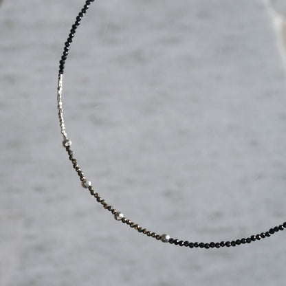 svart og pýrít necklace：天然石パイライト/ブラックスピネル/シルバー　ビーズネックレス　黒