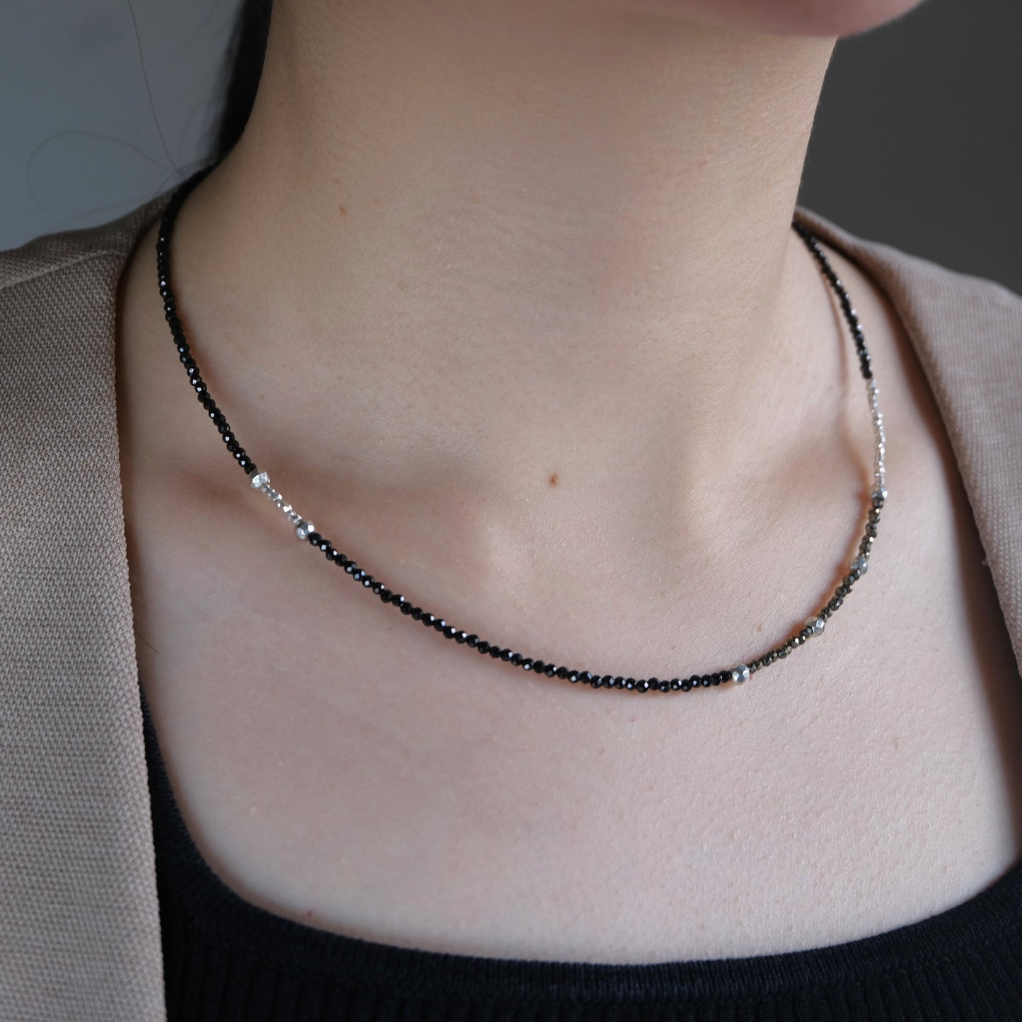 svart og pýrít necklace：天然石パイライト/ブラックスピネル/シルバー　ビーズネックレス　黒