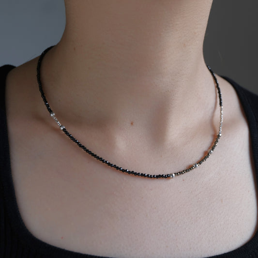 svart og pýrít necklace：天然石パイライト/ブラックスピネル/シルバー　ビーズネックレス　黒