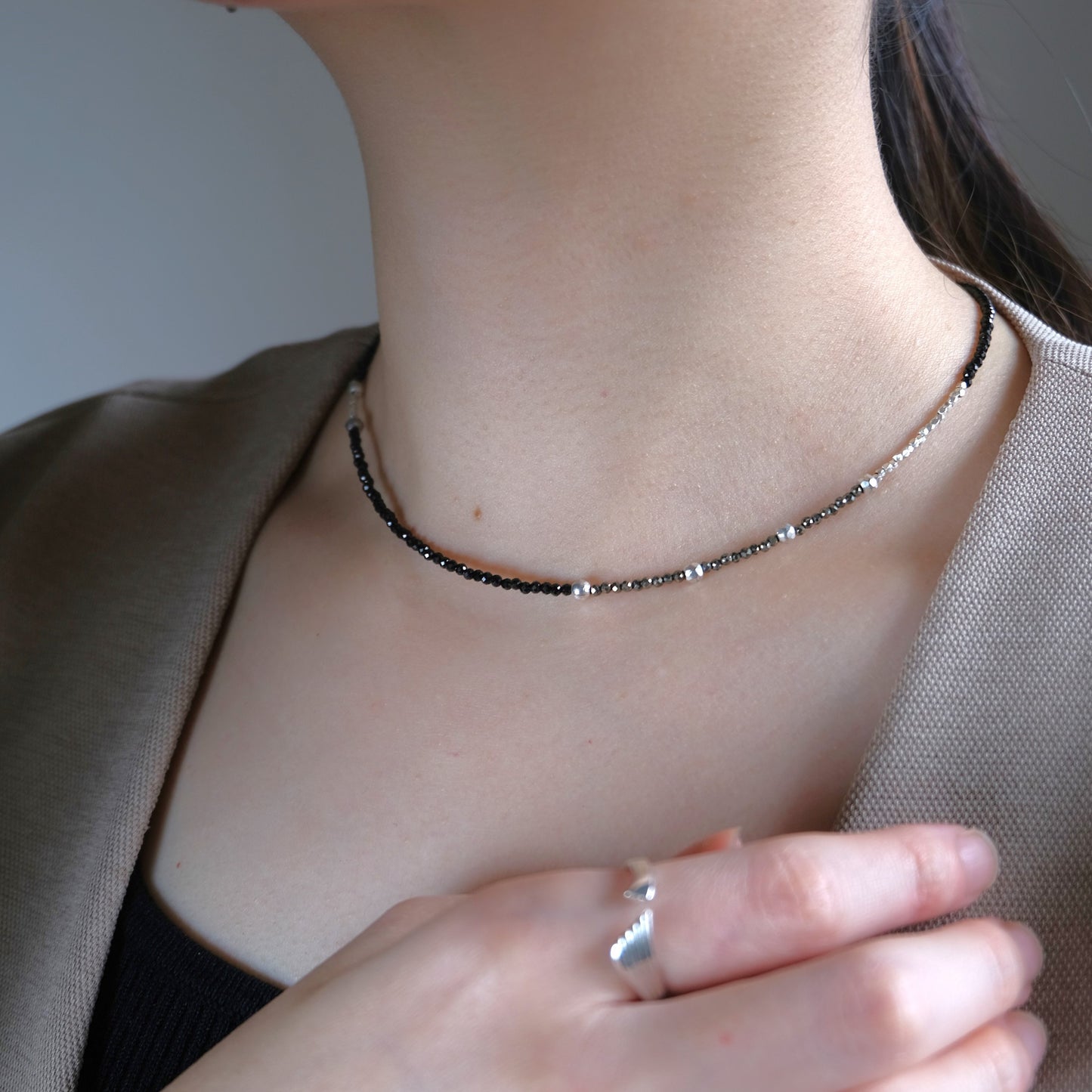 svart og pýrít necklace：天然石パイライト/ブラックスピネル/シルバー　ビーズネックレス　黒