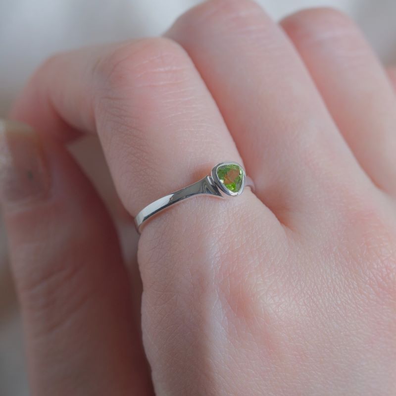 Peridot triangle ring