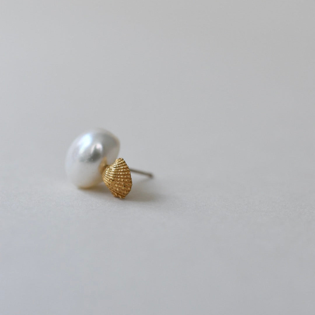 K10 and Pearl Pierced Earring A, B, D (Single)