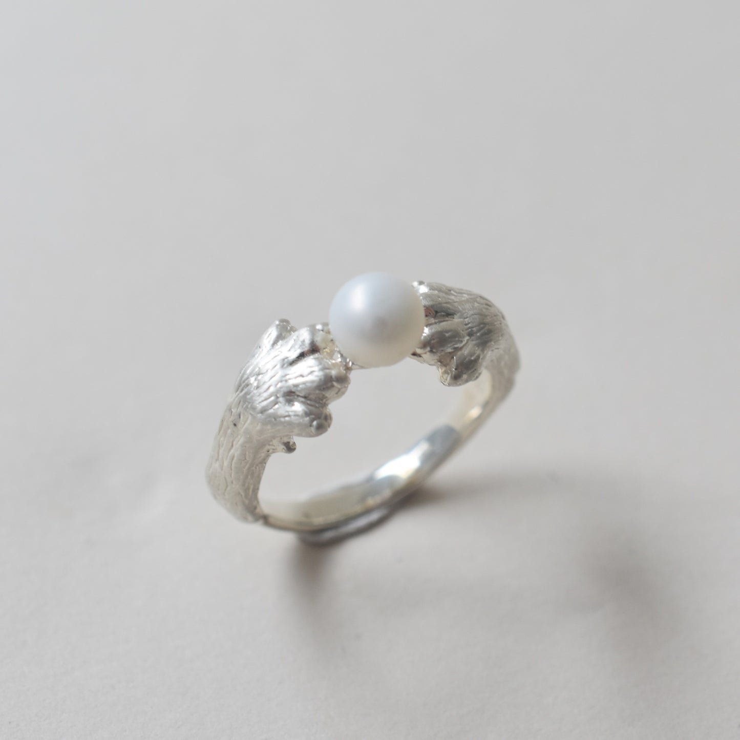 ring claw talkative cat parallel pearl
