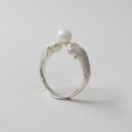 ring claw talkative cat parallel pearl