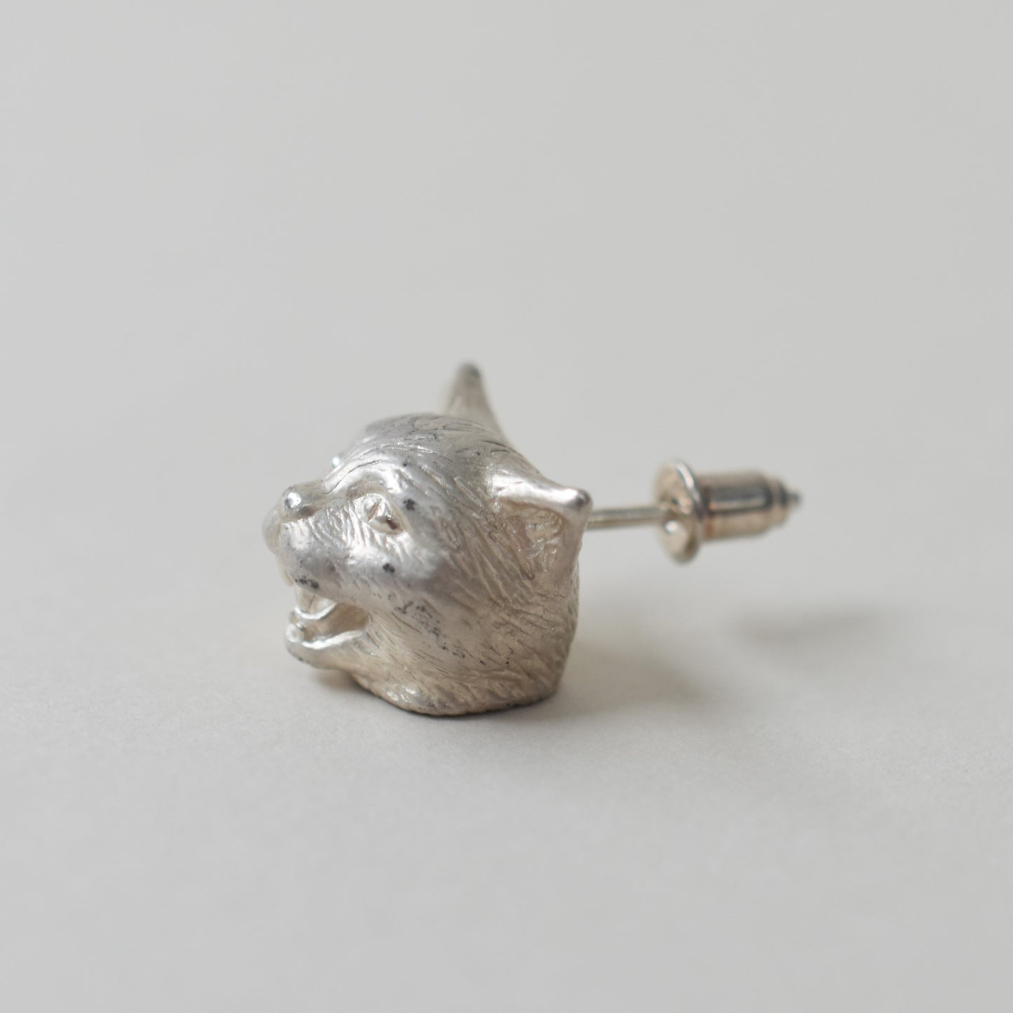 pierced earring talkative cat face（片耳用）