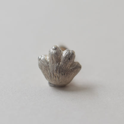 pierced earring talkative cat claw（片耳用）