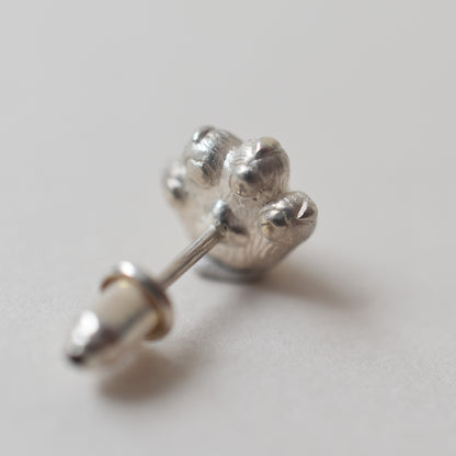 pierced earring talkative cat claw（片耳用）