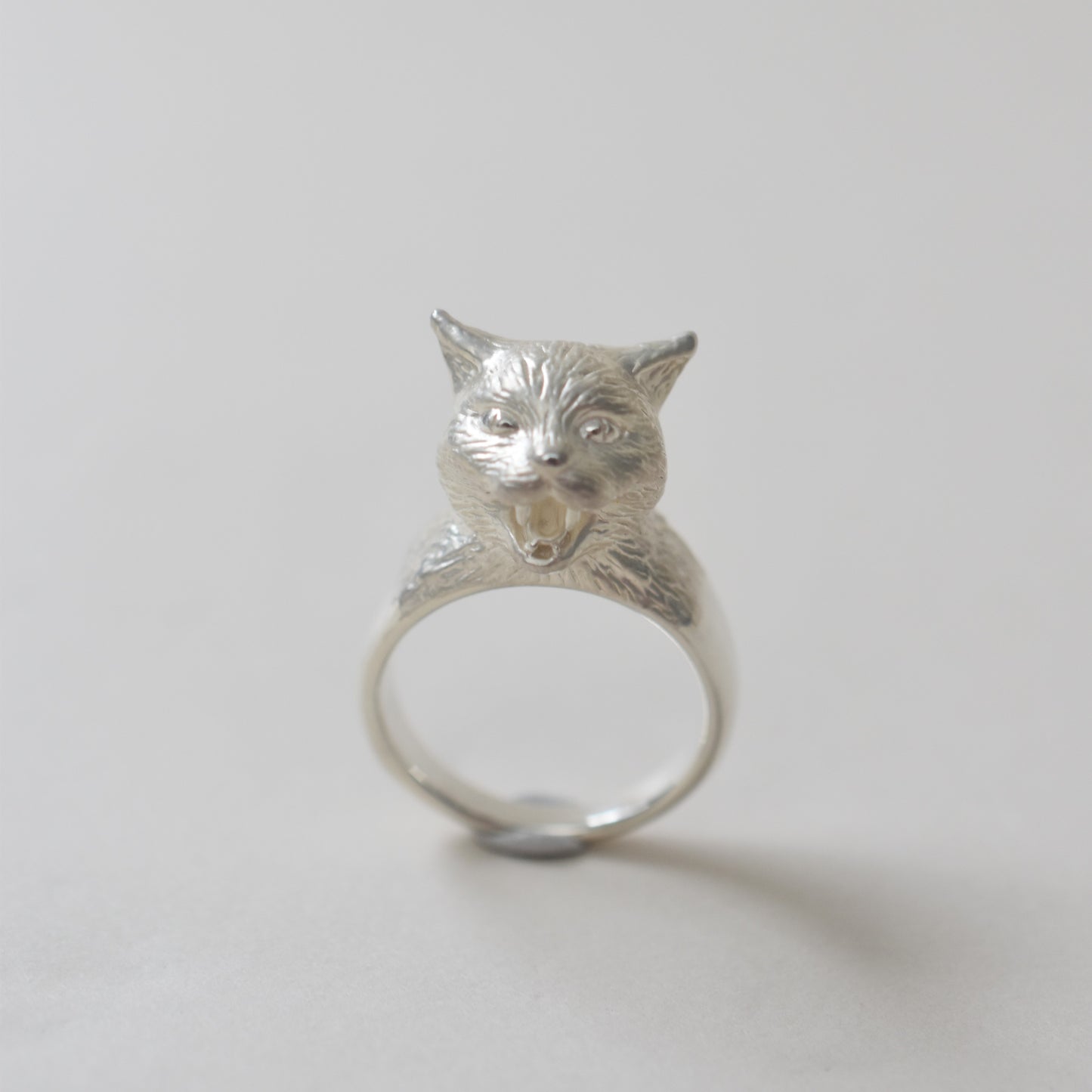 ring　talkative cat face