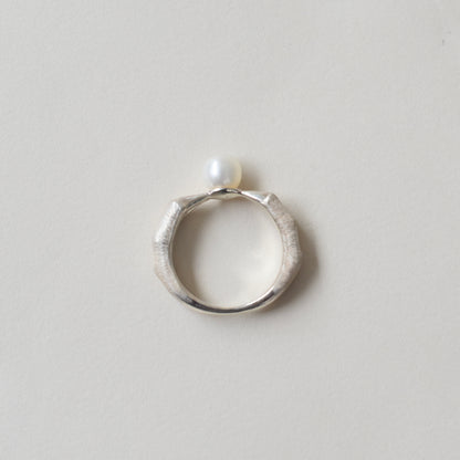 ring tyrannosaurs claw parallel pearl