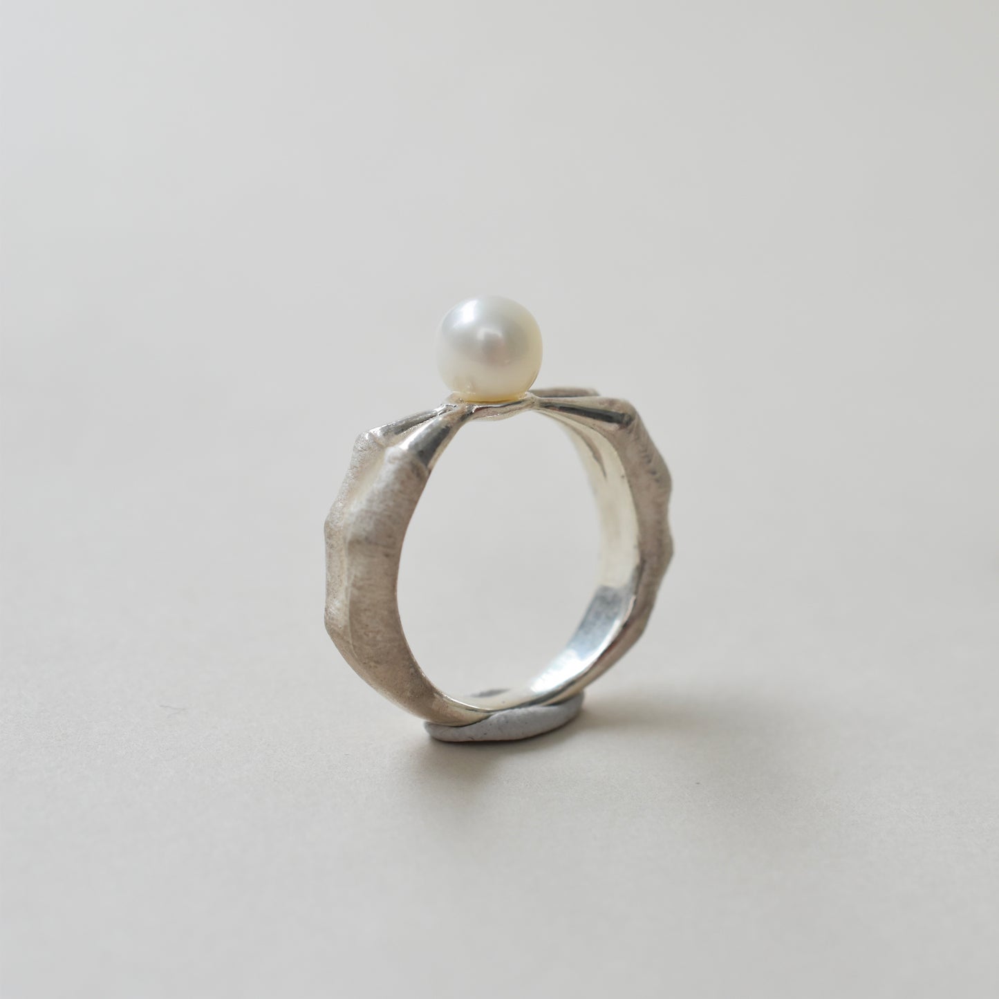 ring tyrannosaurs claw parallel pearl