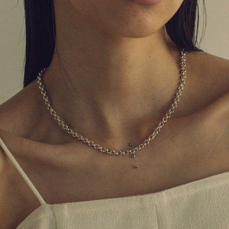 Round shape necklace Silver