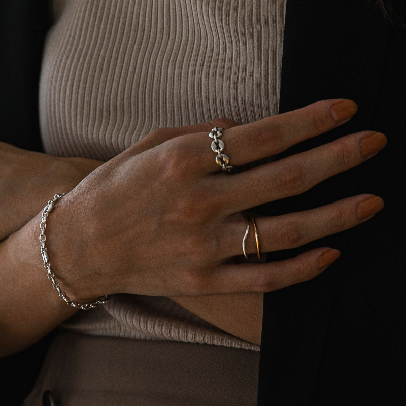 8hole ring Medium Silver