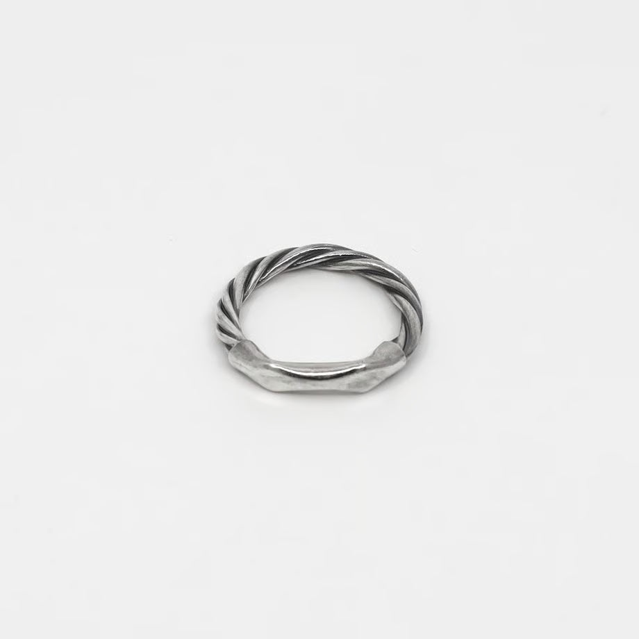 "Warp" ring