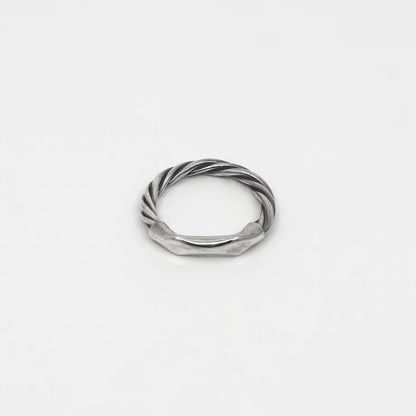 "Warp" ring
