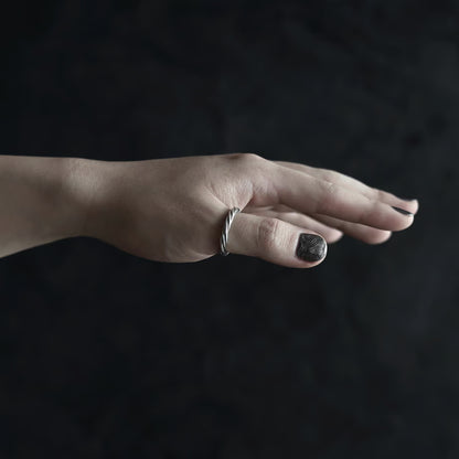 "Warp" ring