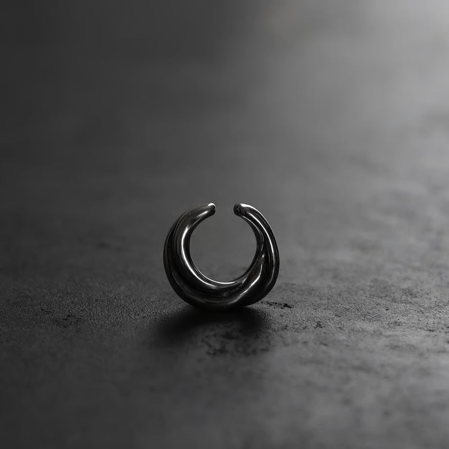"Snake" earcuff