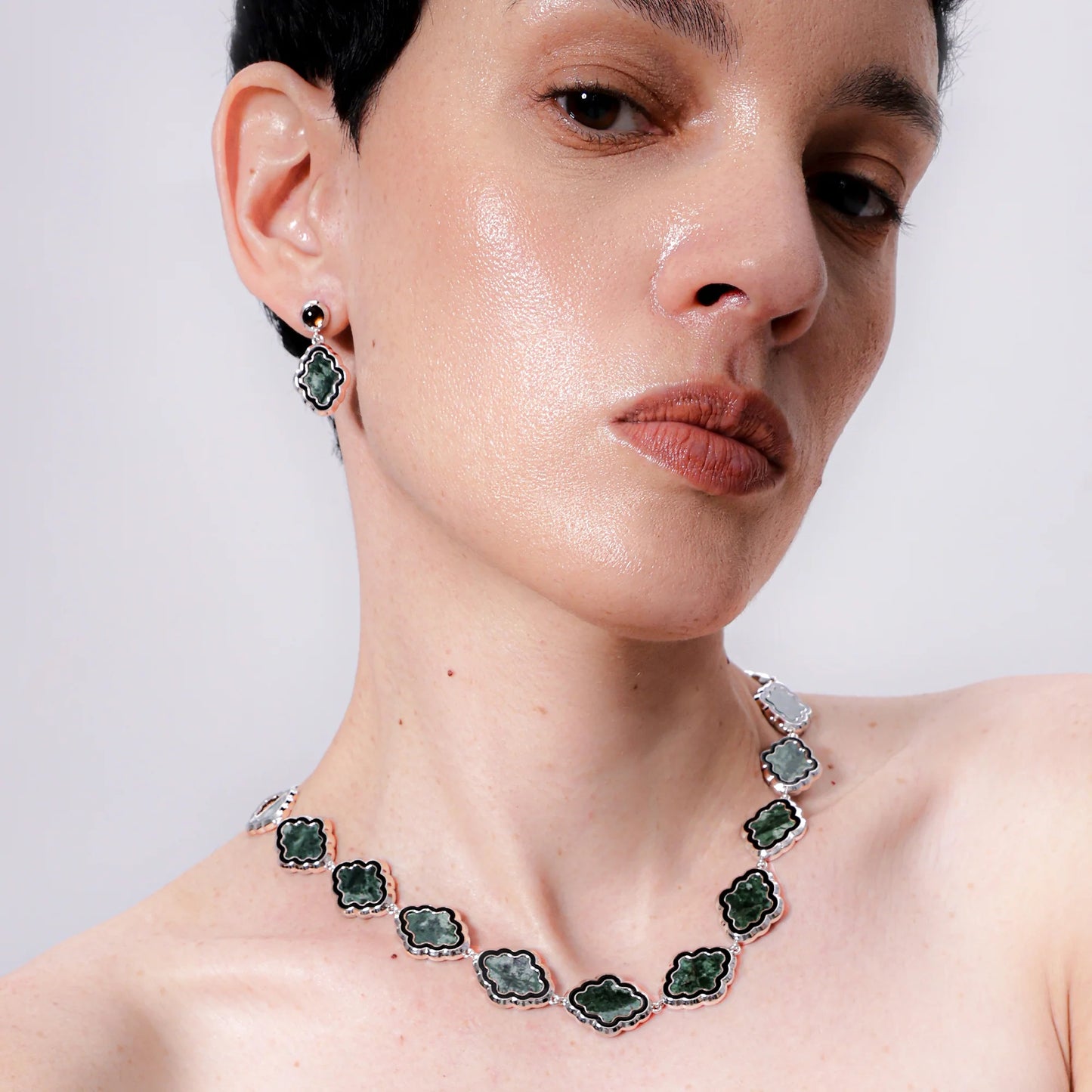 KUSUMA EARRING / Black , Green