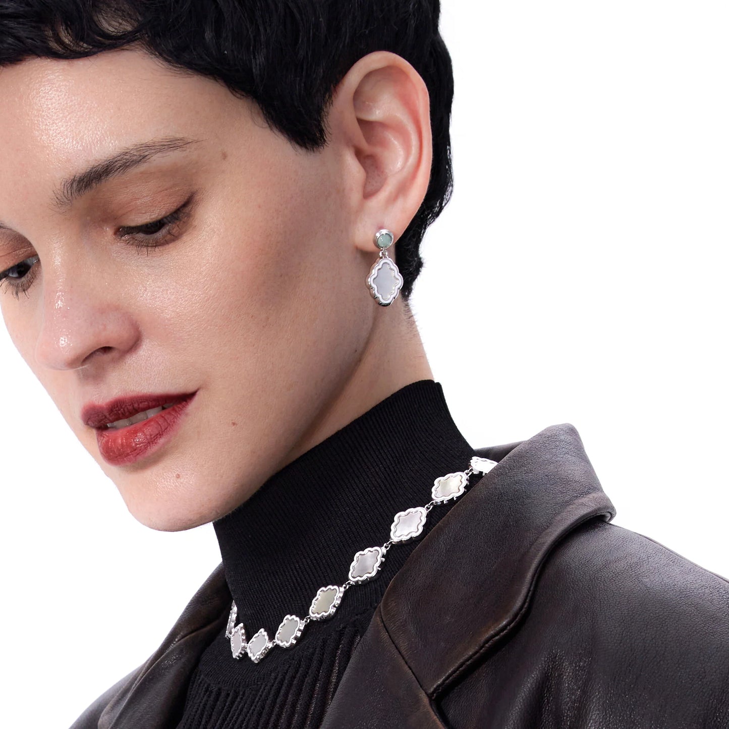 KUSUMA EARRING（WHITE）
